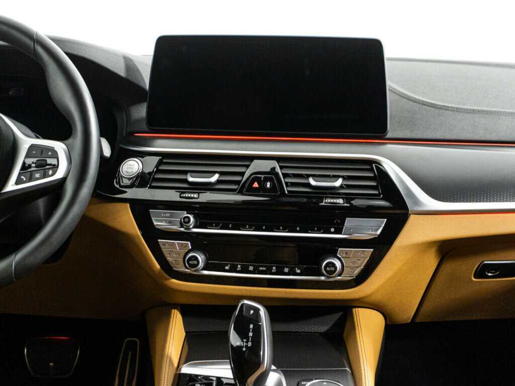 BMW 5 серии с пробегом — 2023 год. Фото: #13