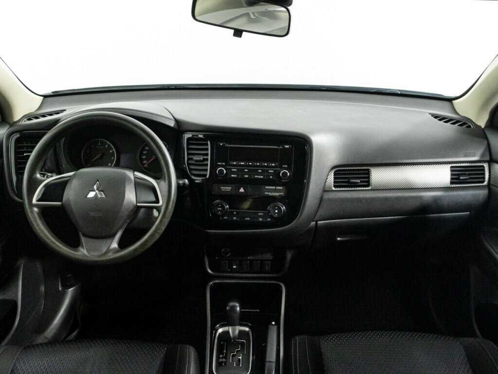 Mitsubishi Outlander с пробегом — 2018 год. Фото: #10