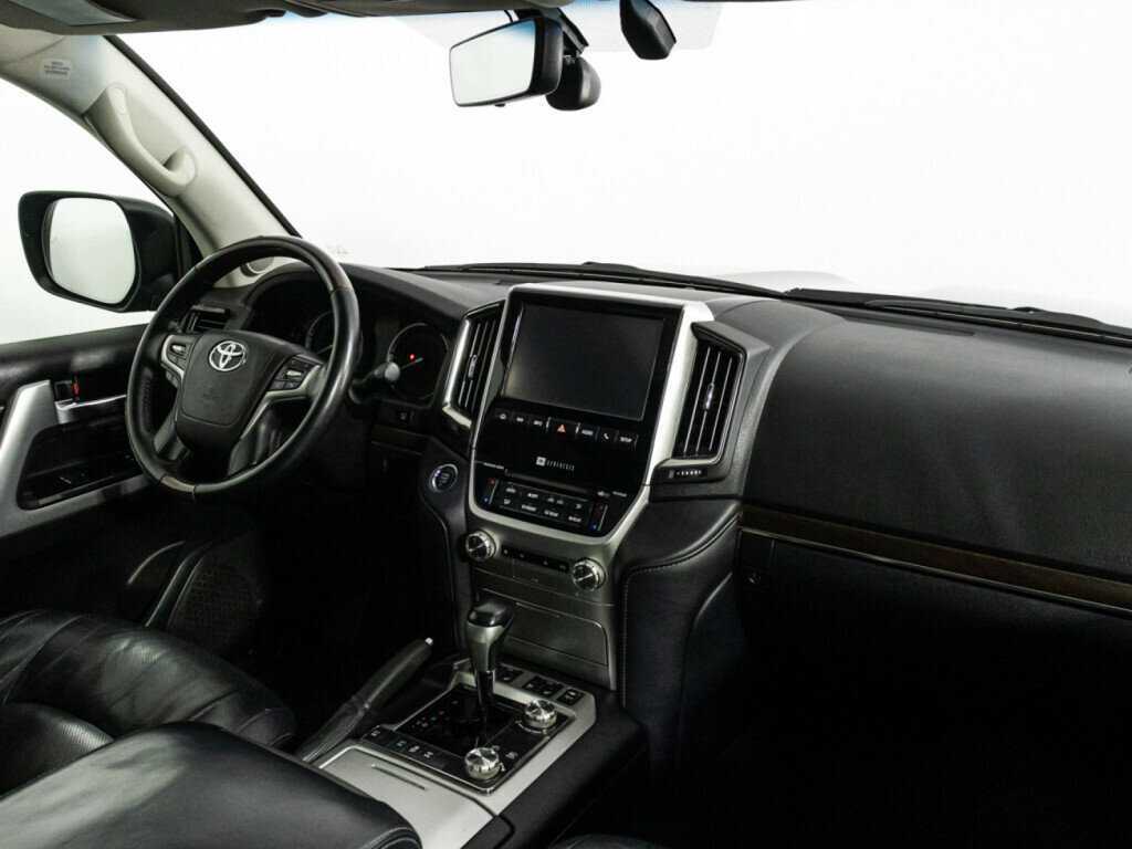 Toyota Land Cruiser с пробегом — 2015 год. Фото: #8