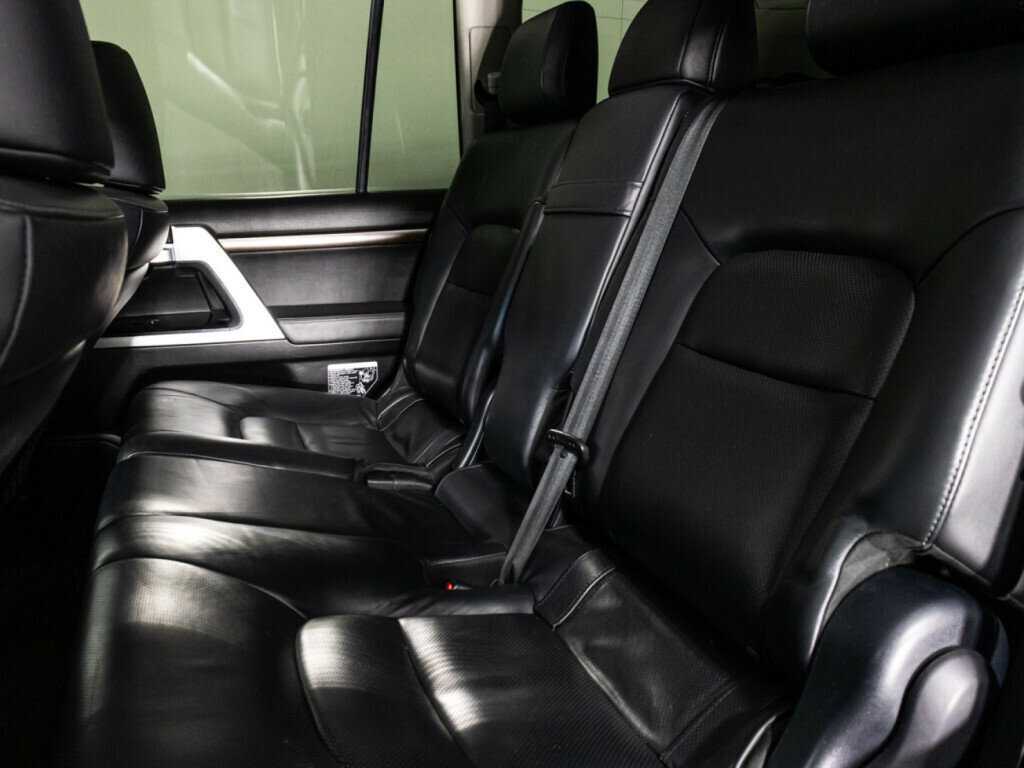 Toyota Land Cruiser с пробегом — 2015 год. Фото: #9