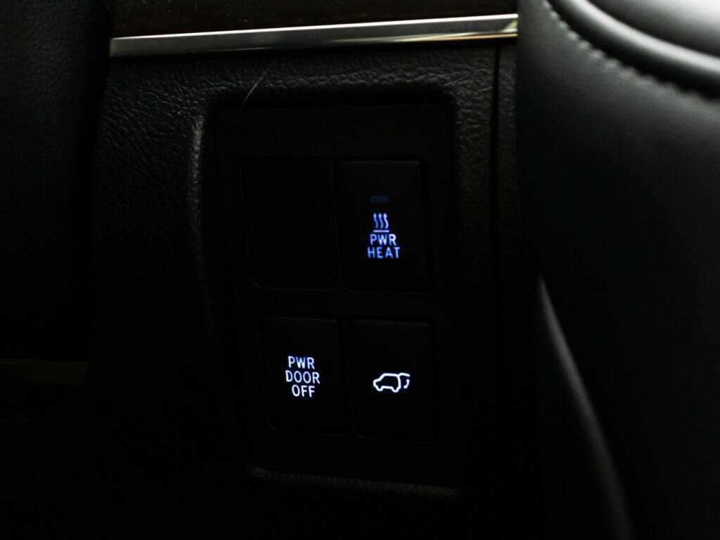 Toyota Land Cruiser с пробегом — 2015 год. Фото: #23