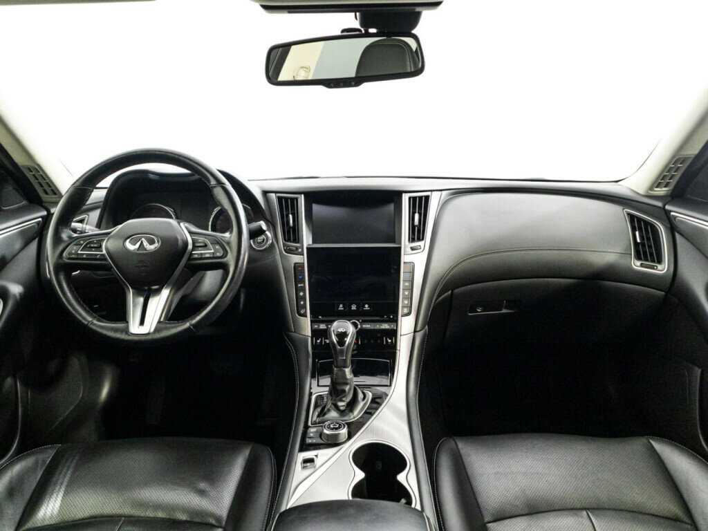Infiniti Q50 с пробегом — 2017 год. Фото: #12