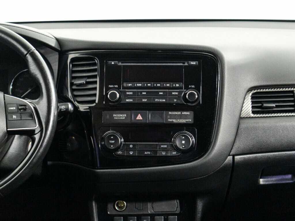 Mitsubishi Outlander с пробегом — 2018 год. Фото: #13