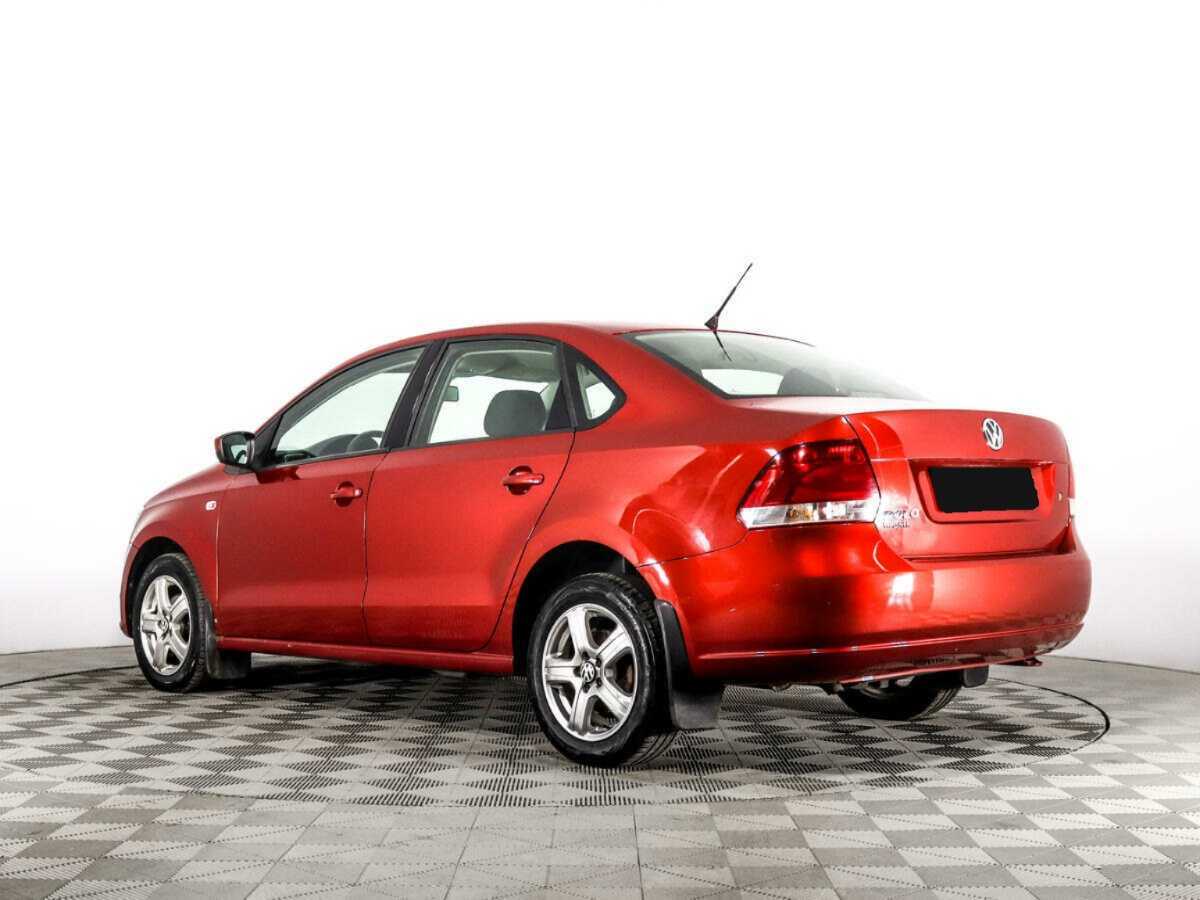 Volkswagen Polo с пробегом — 2010 год. Фото: #6