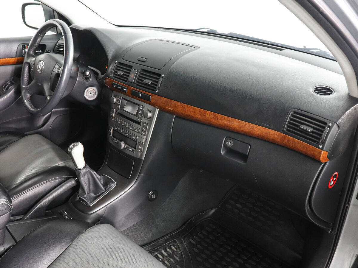 Toyota Avensis с пробегом — 2008 год. Фото: #9