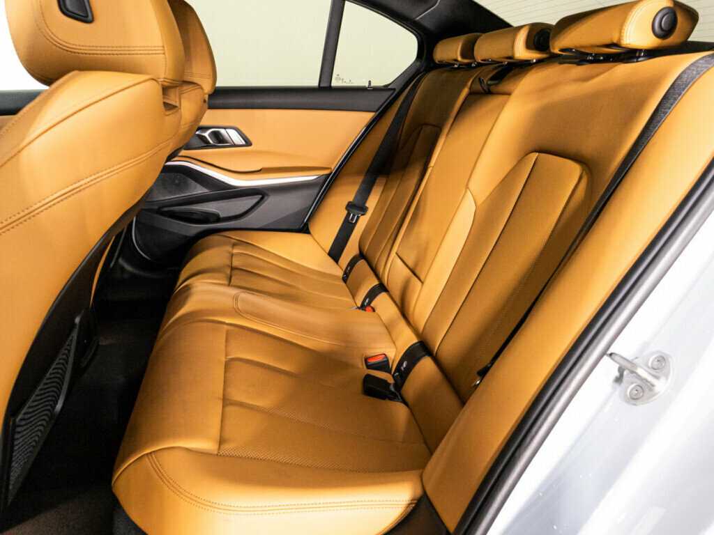 BMW 3 серии с пробегом — 2023 год. Фото: #9