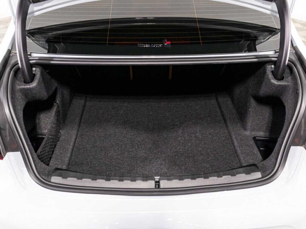 BMW 3 серии с пробегом — 2023 год. Фото: #13