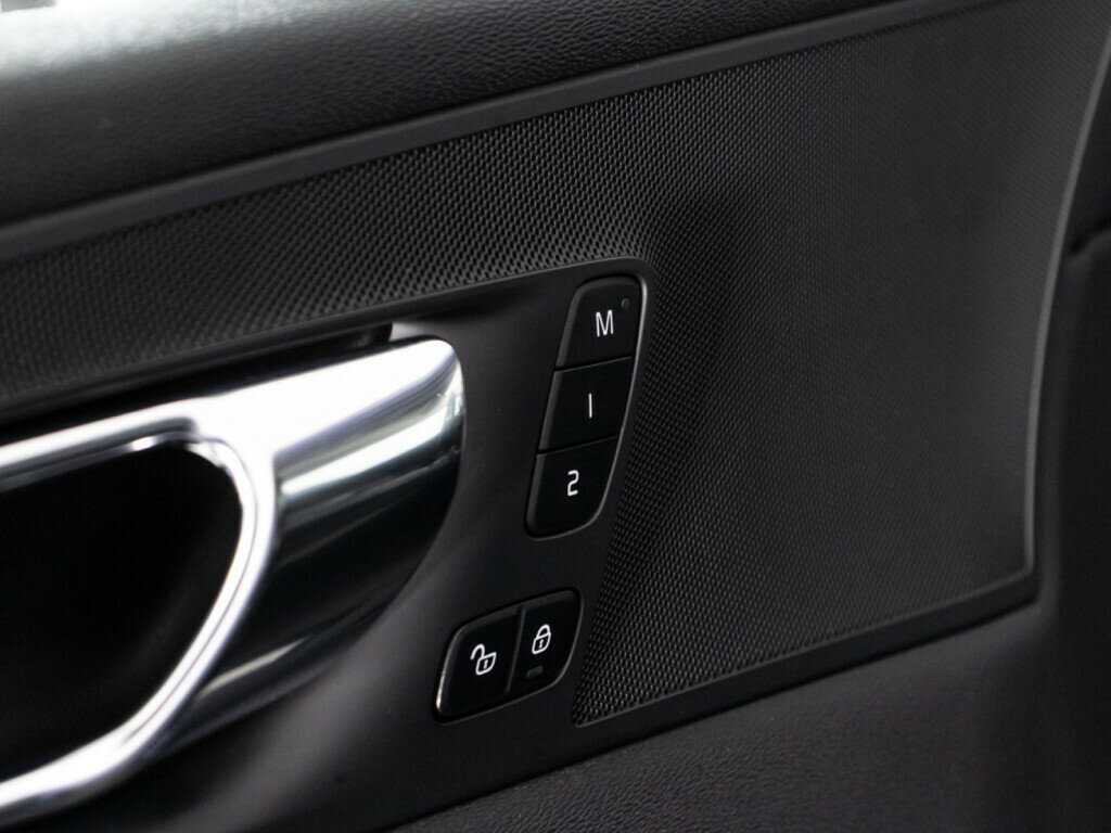 Volvo XC60 с пробегом — 2019 год. Фото: #23