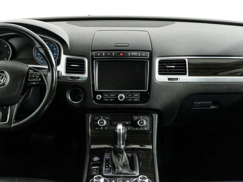 Volkswagen Touareg с пробегом — 2016 год. Фото: #11