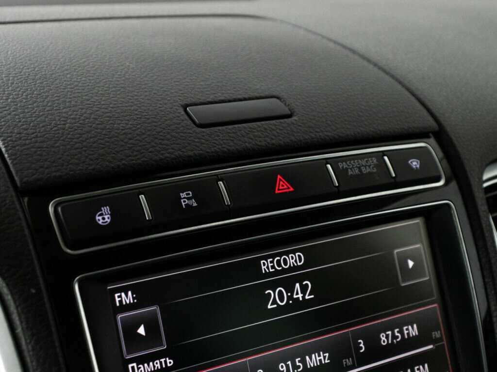 Volkswagen Touareg с пробегом — 2016 год. Фото: #15