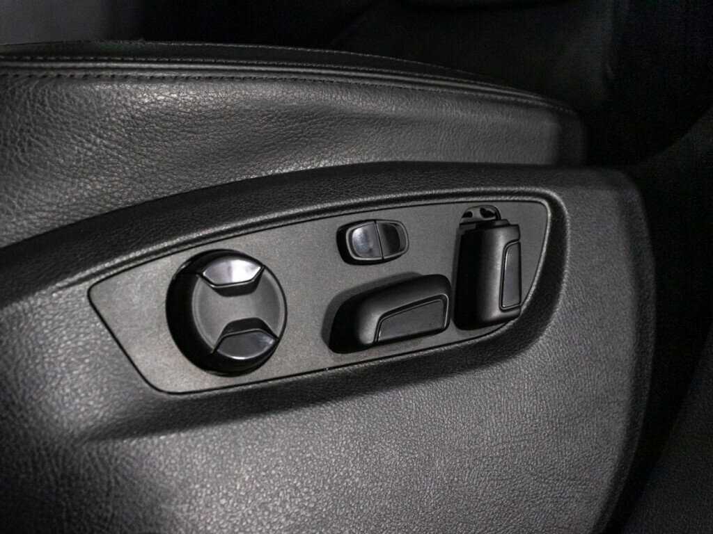 Volkswagen Touareg с пробегом — 2016 год. Фото: #18