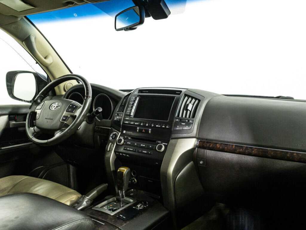 Toyota Land Cruiser с пробегом — 2010 год. Фото: #6