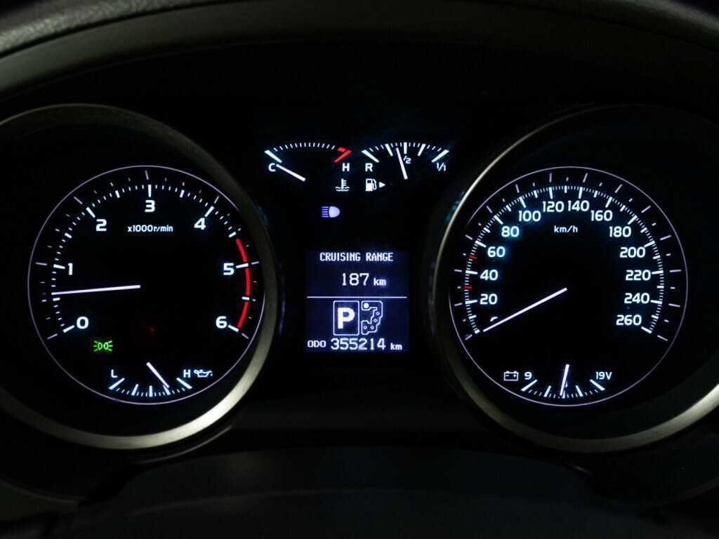 Toyota Land Cruiser с пробегом — 2010 год. Фото: #8