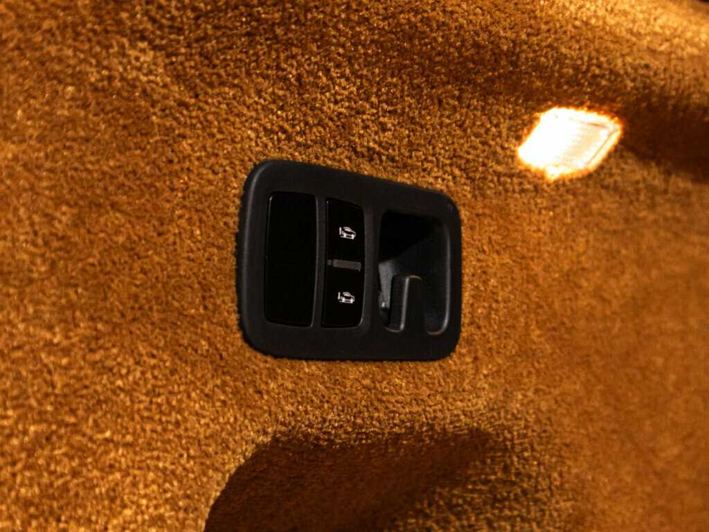 Bentley Bentayga с пробегом — 2019 год. Фото: #15