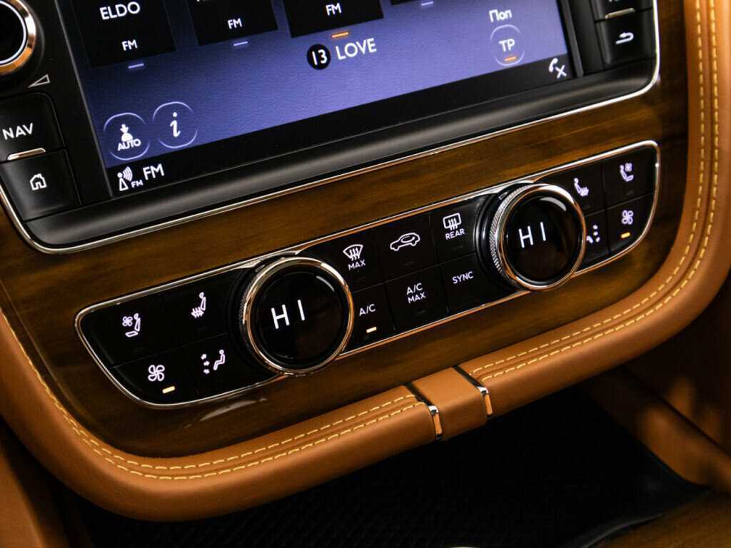 Bentley Bentayga с пробегом — 2019 год. Фото: #18