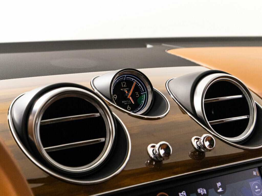 Bentley Bentayga с пробегом — 2019 год. Фото: #19