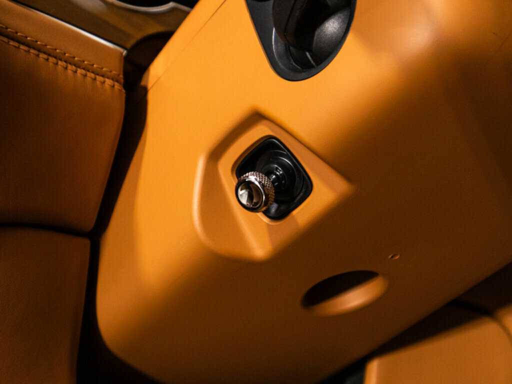 Bentley Bentayga с пробегом — 2019 год. Фото: #23