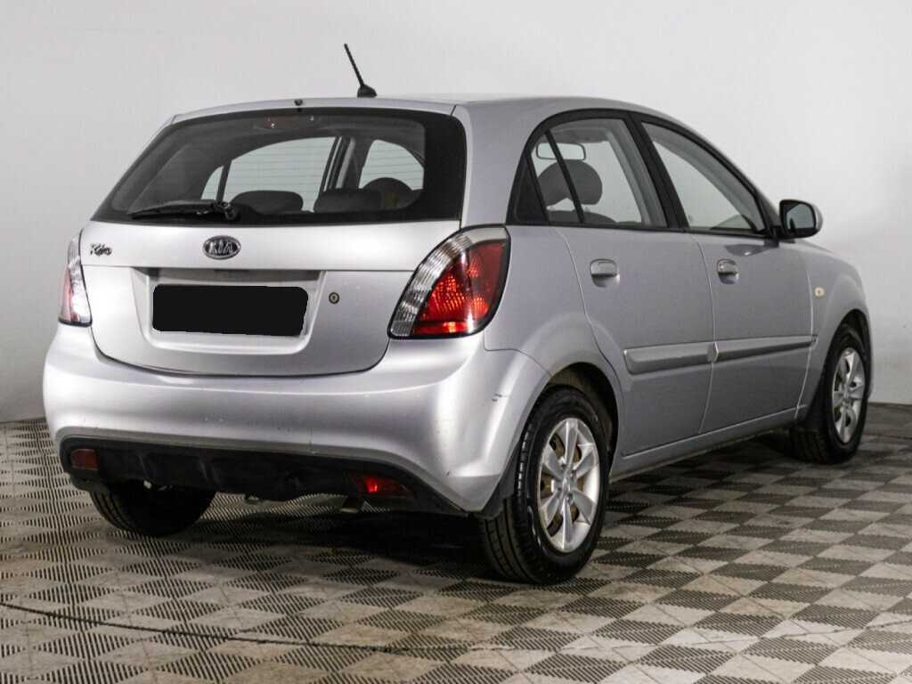 Kia Rio с пробегом — 2010 год. Фото: #4