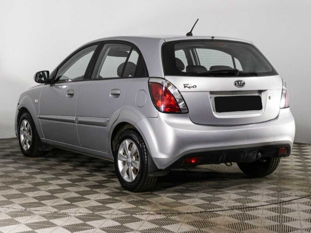 Kia Rio с пробегом — 2010 год. Фото: #6