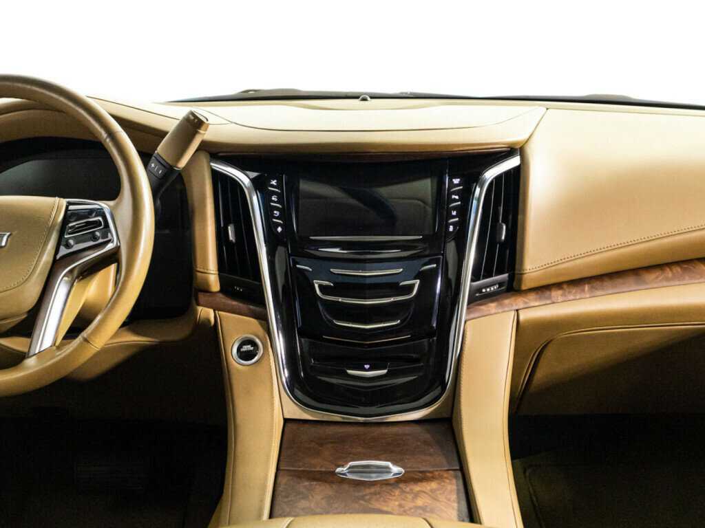 Cadillac Escalade с пробегом — 2015 год. Фото: #13