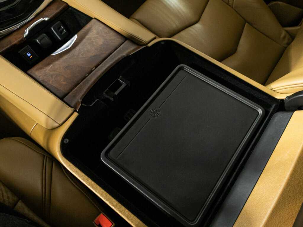 Cadillac Escalade с пробегом — 2015 год. Фото: #21