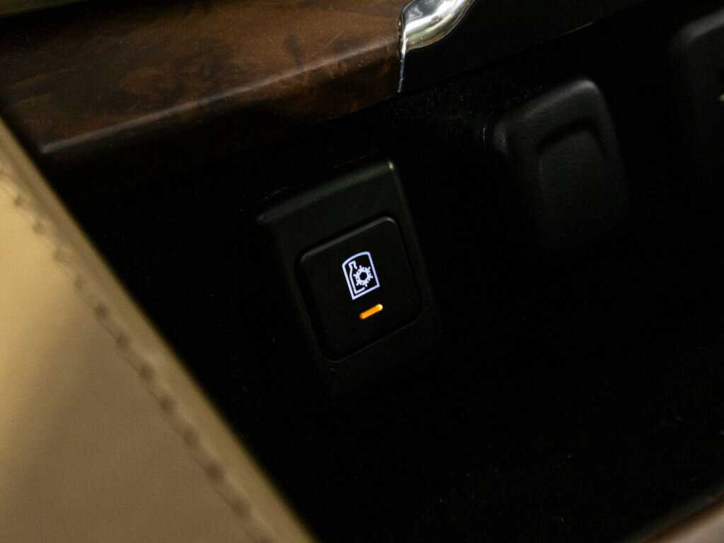 Cadillac Escalade с пробегом — 2015 год. Фото: #23