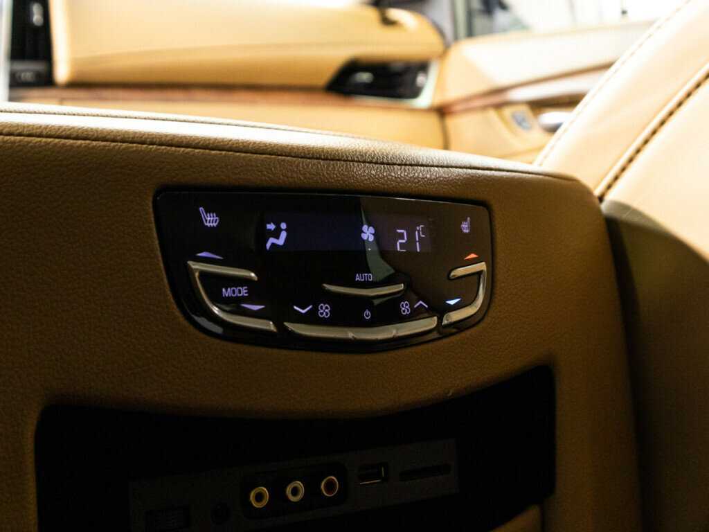 Cadillac Escalade с пробегом — 2015 год. Фото: #27