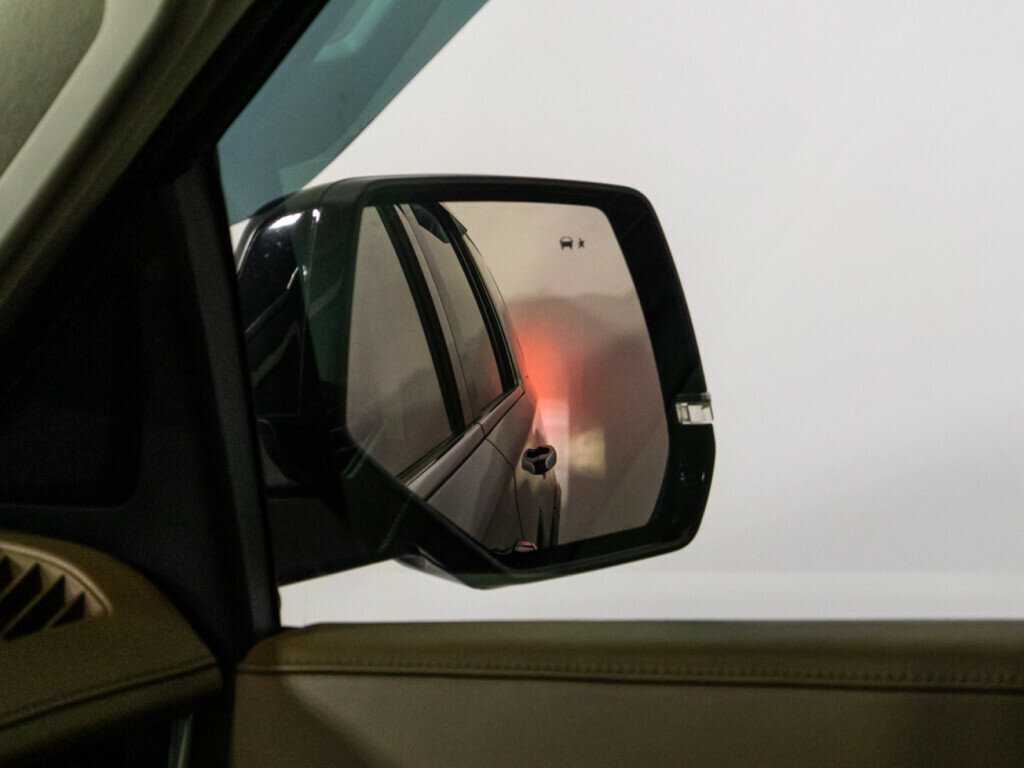 Cadillac Escalade с пробегом — 2015 год. Фото: #32