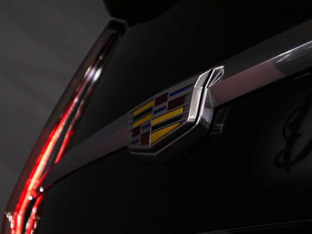 Cadillac Escalade с пробегом — 2015 год. Фото: #36