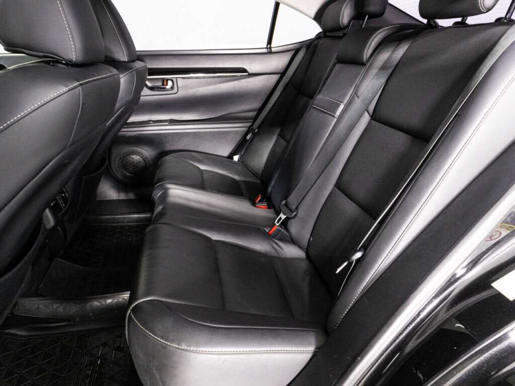 Lexus ES с пробегом — 2017 год. Фото: #9