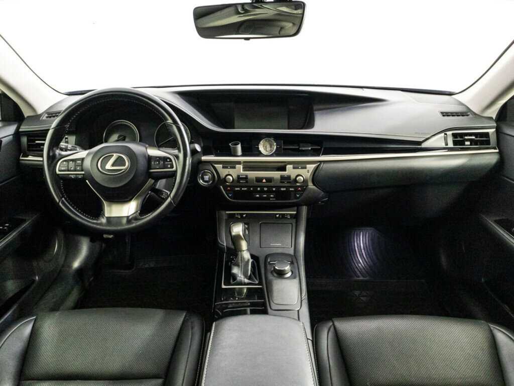Lexus ES с пробегом — 2017 год. Фото: #12