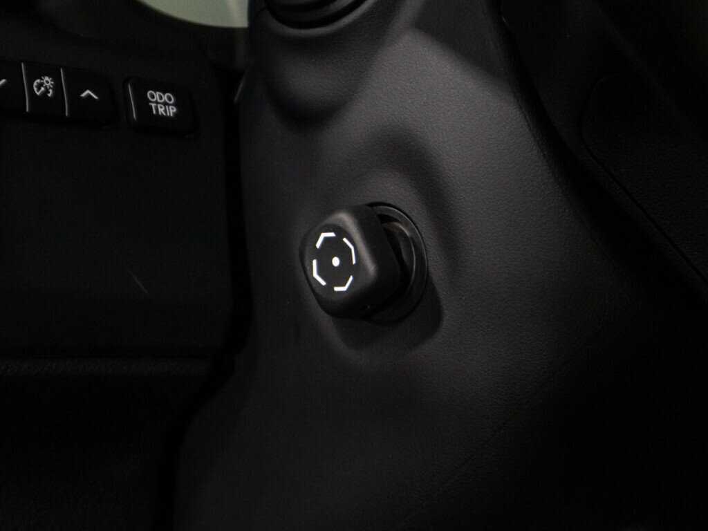 Lexus ES с пробегом — 2017 год. Фото: #16