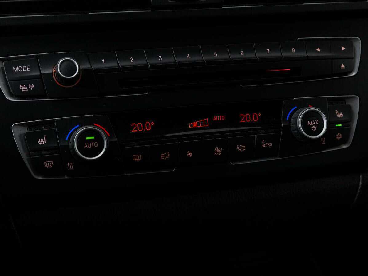 BMW 1 серии с пробегом — 2012 год. Фото: #19