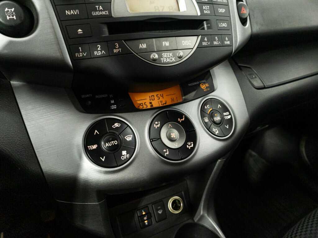 Toyota RAV4 с пробегом — 2007 год. Фото: #13