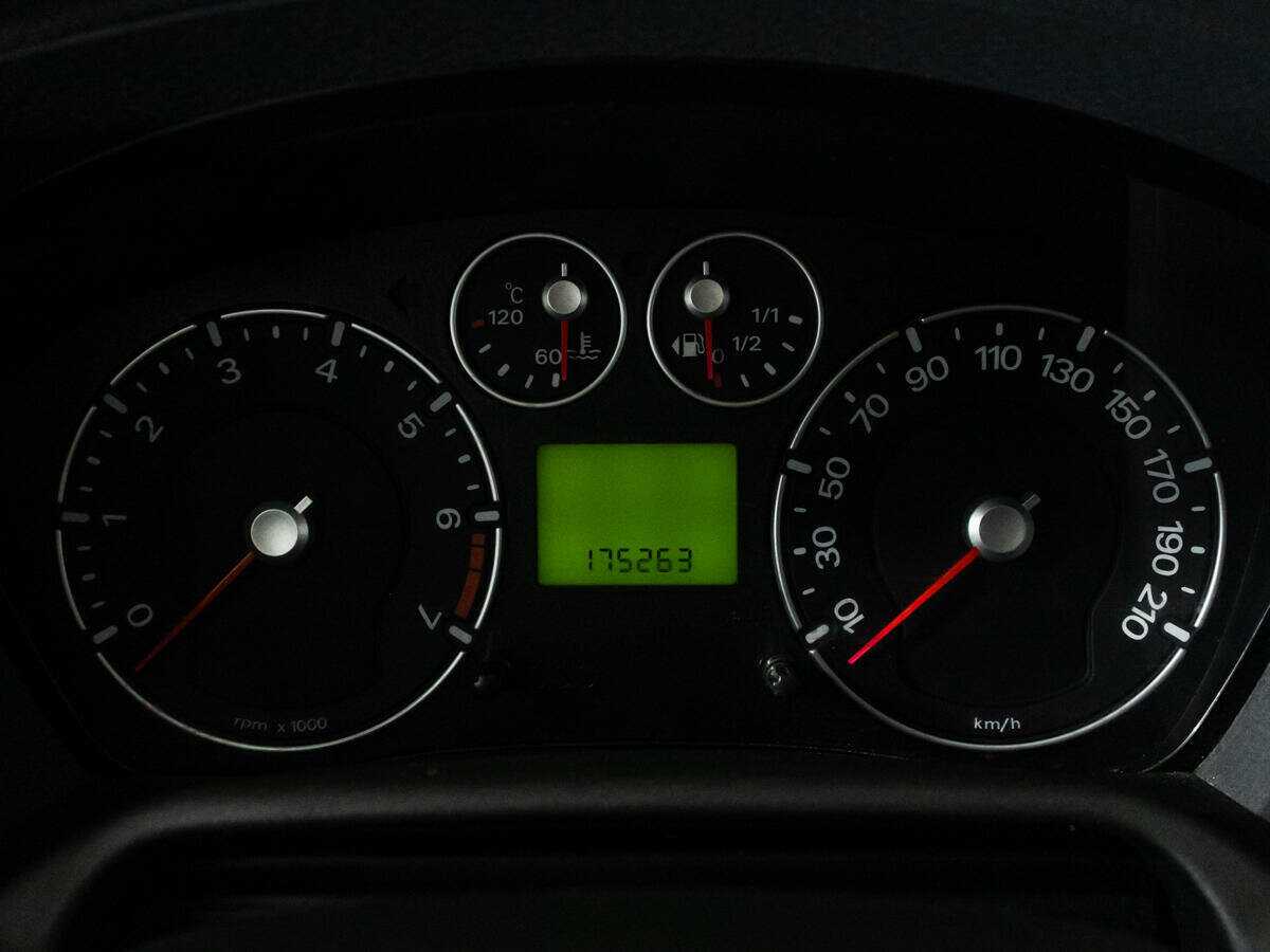 Ford Fusion с пробегом — 2007 год. Фото: #11