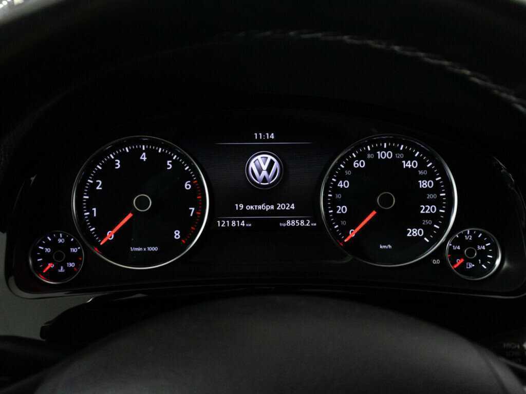 Volkswagen Touareg с пробегом — 2017 год. Фото: #11