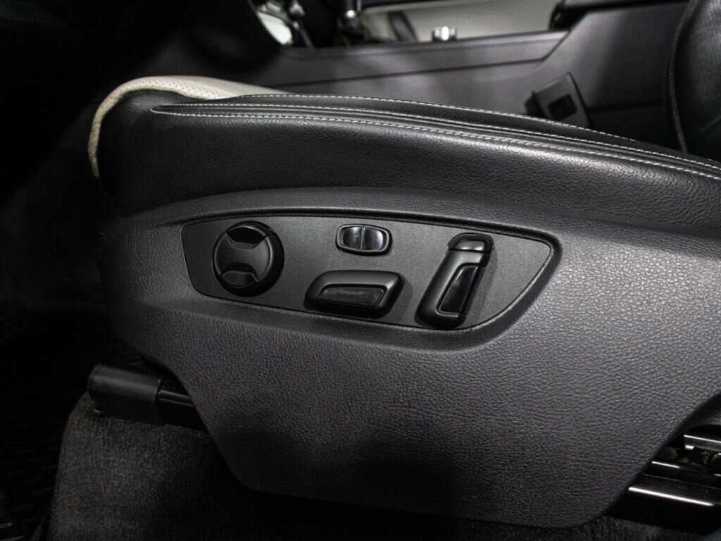 Volkswagen Touareg с пробегом — 2017 год. Фото: #22