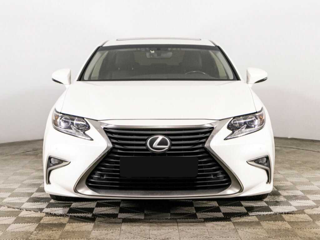 Lexus ES с пробегом — 2017 год. Фото: #1