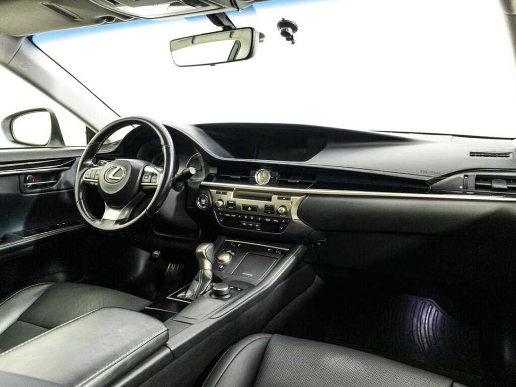 Lexus ES с пробегом — 2017 год. Фото: #8