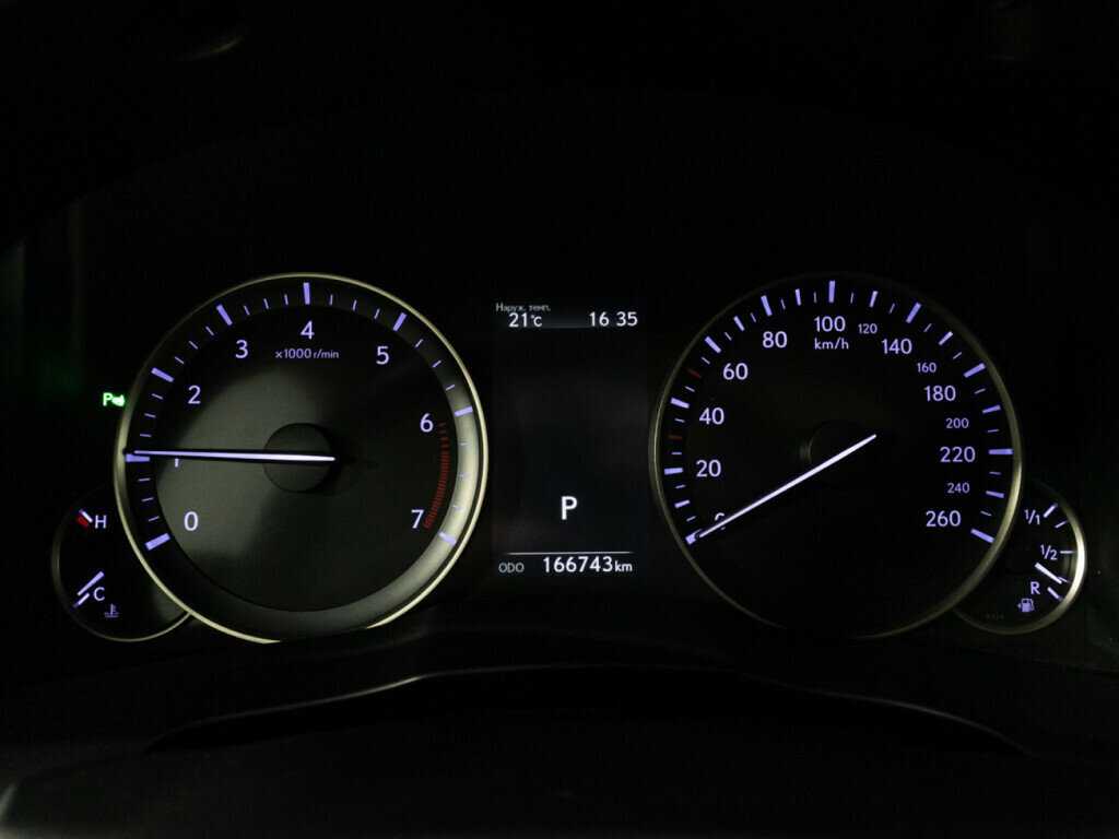 Lexus ES с пробегом — 2017 год. Фото: #10