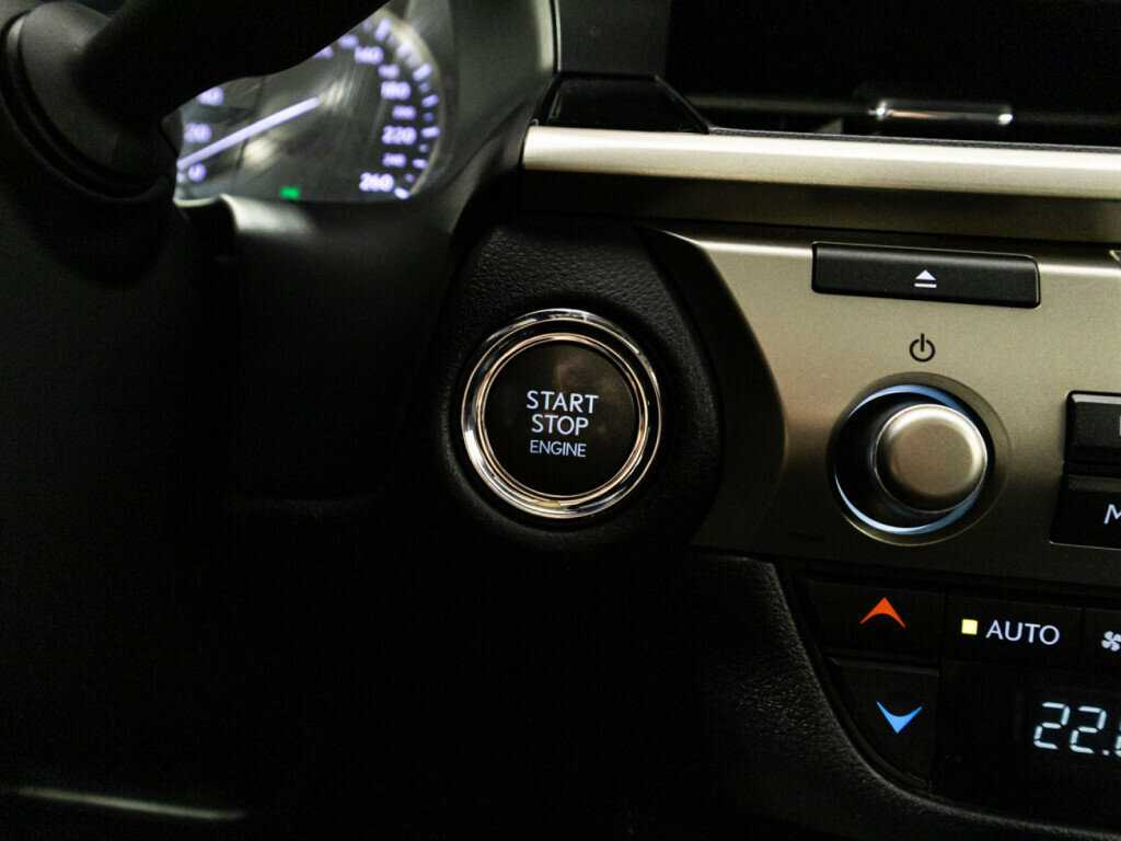 Lexus ES с пробегом — 2017 год. Фото: #16