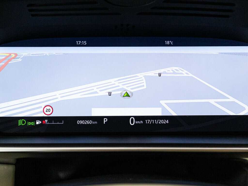 Land Rover Range Rover с пробегом — 2018 год. Фото: #8