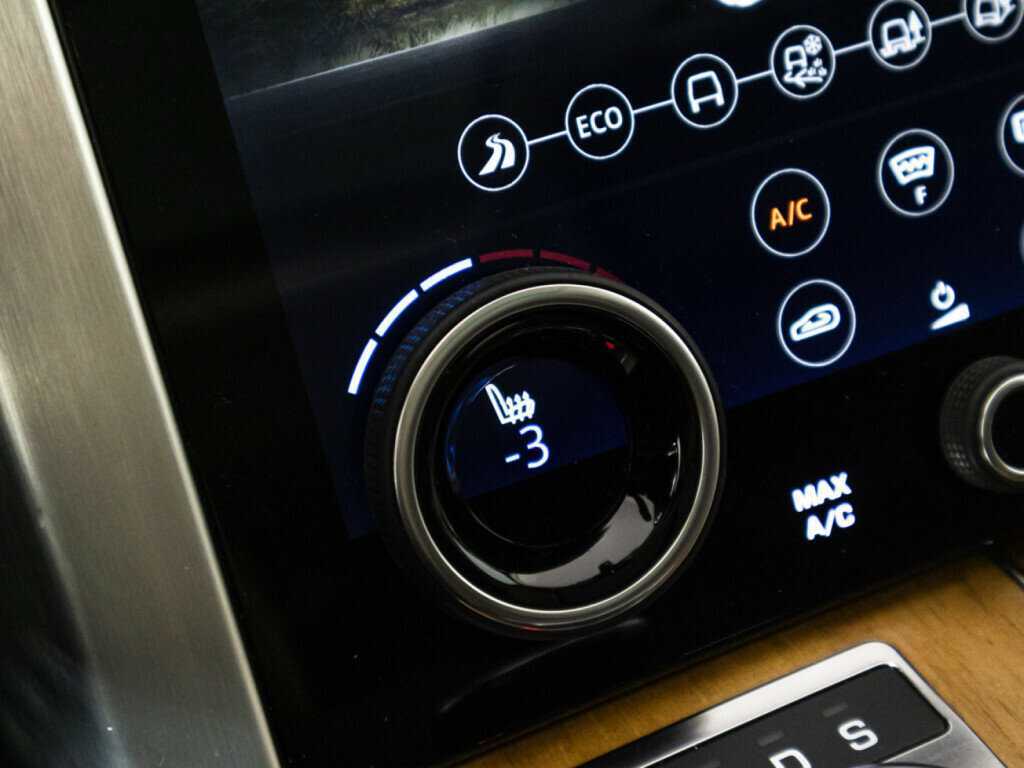 Land Rover Range Rover с пробегом — 2018 год. Фото: #20