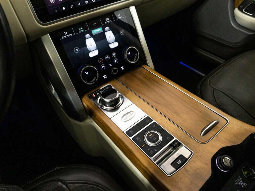 Land Rover Range Rover с пробегом — 2018 год. Фото: #21