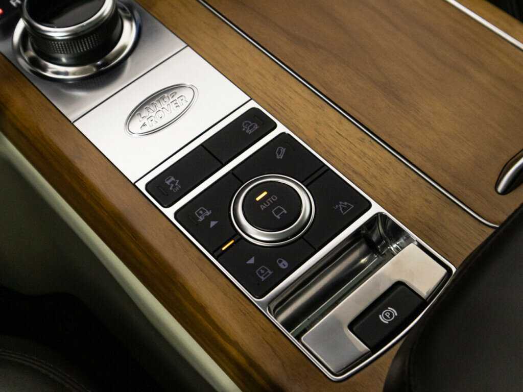 Land Rover Range Rover с пробегом — 2018 год. Фото: #22