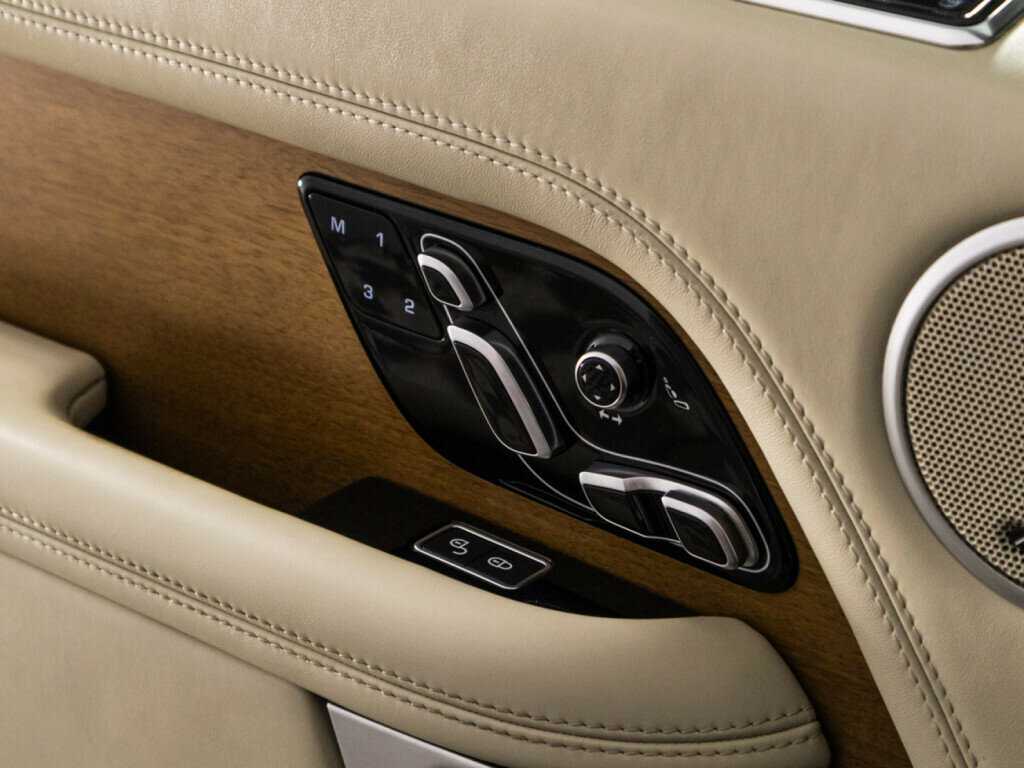 Land Rover Range Rover с пробегом — 2018 год. Фото: #23