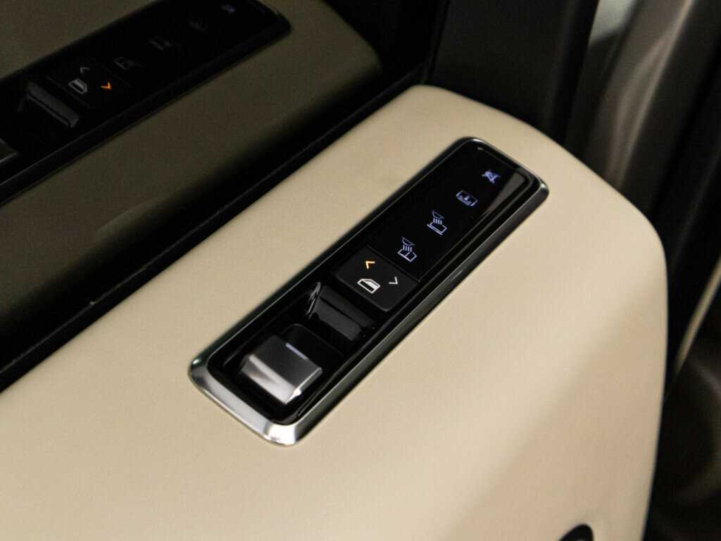 Land Rover Range Rover с пробегом — 2018 год. Фото: #25