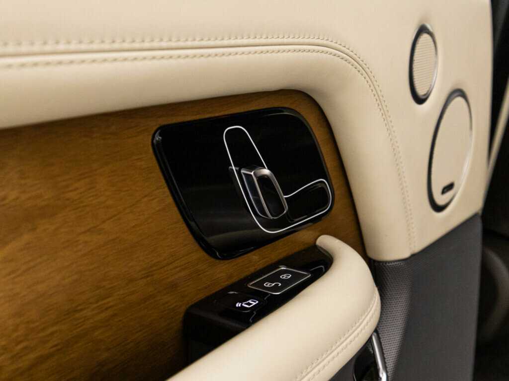 Land Rover Range Rover с пробегом — 2018 год. Фото: #26