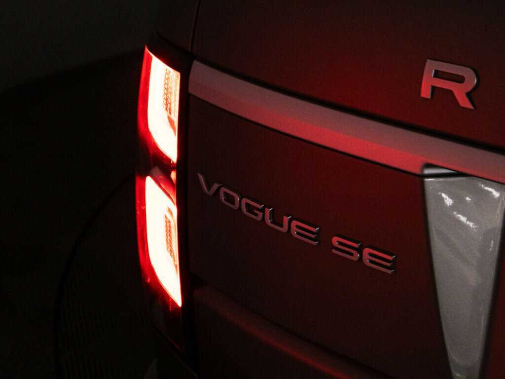 Land Rover Range Rover с пробегом — 2018 год. Фото: #33