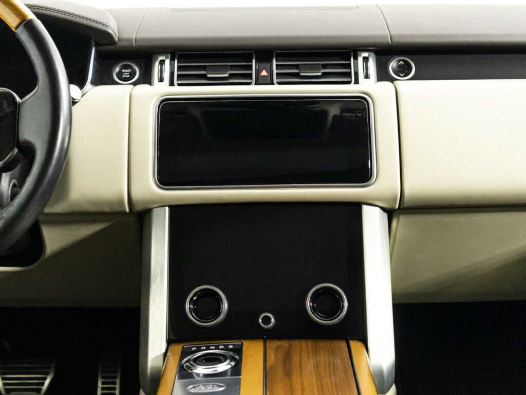 Land Rover Range Rover с пробегом — 2018 год. Фото: #13